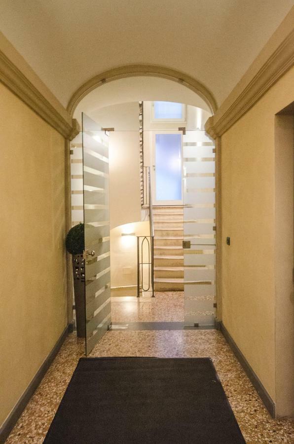 Azeglio Apartment, A Due Passi Da Piazza Maggiore Bologna Exterior photo